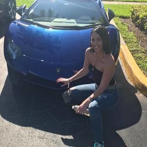 Meet your Posher, Carla